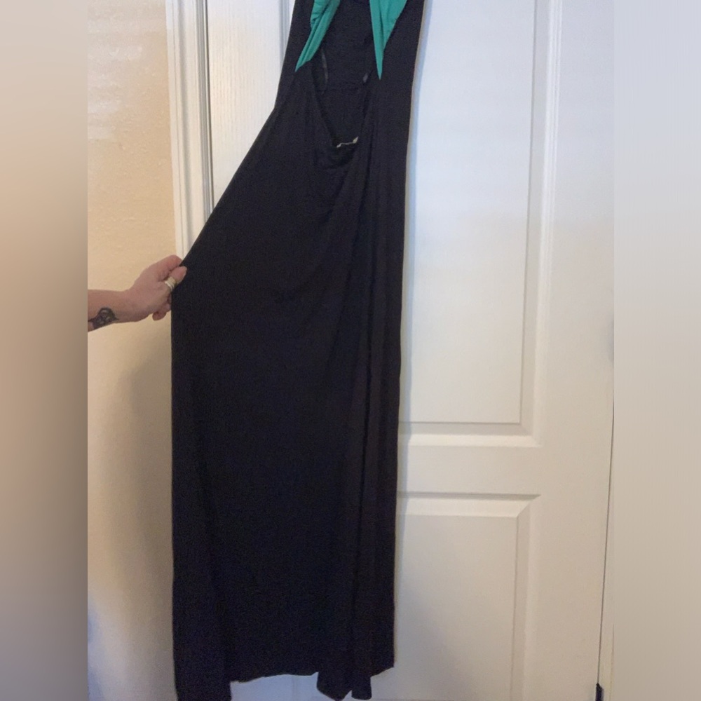 Arden B sexy maxi dress with criss cross back, black/teal - Picture 4 of 9